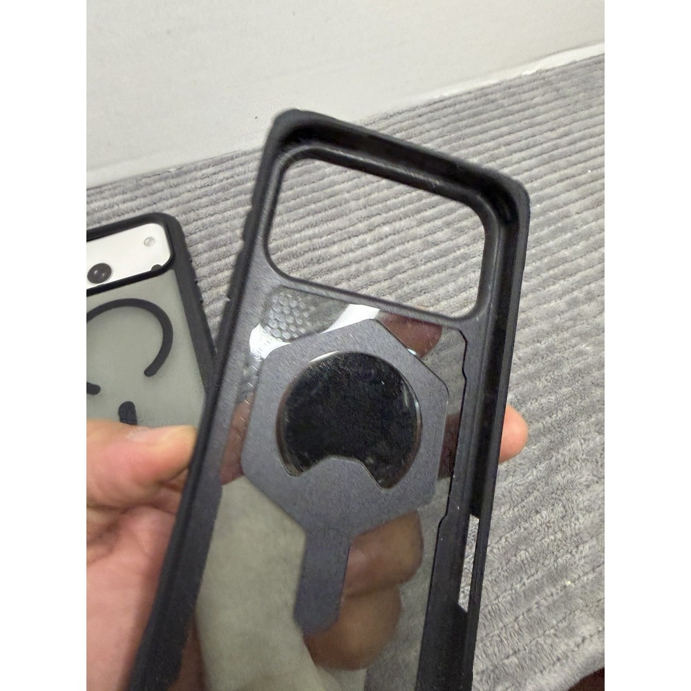 iPhone 17 Prom Max 2 Cases - Picture 3 of 3